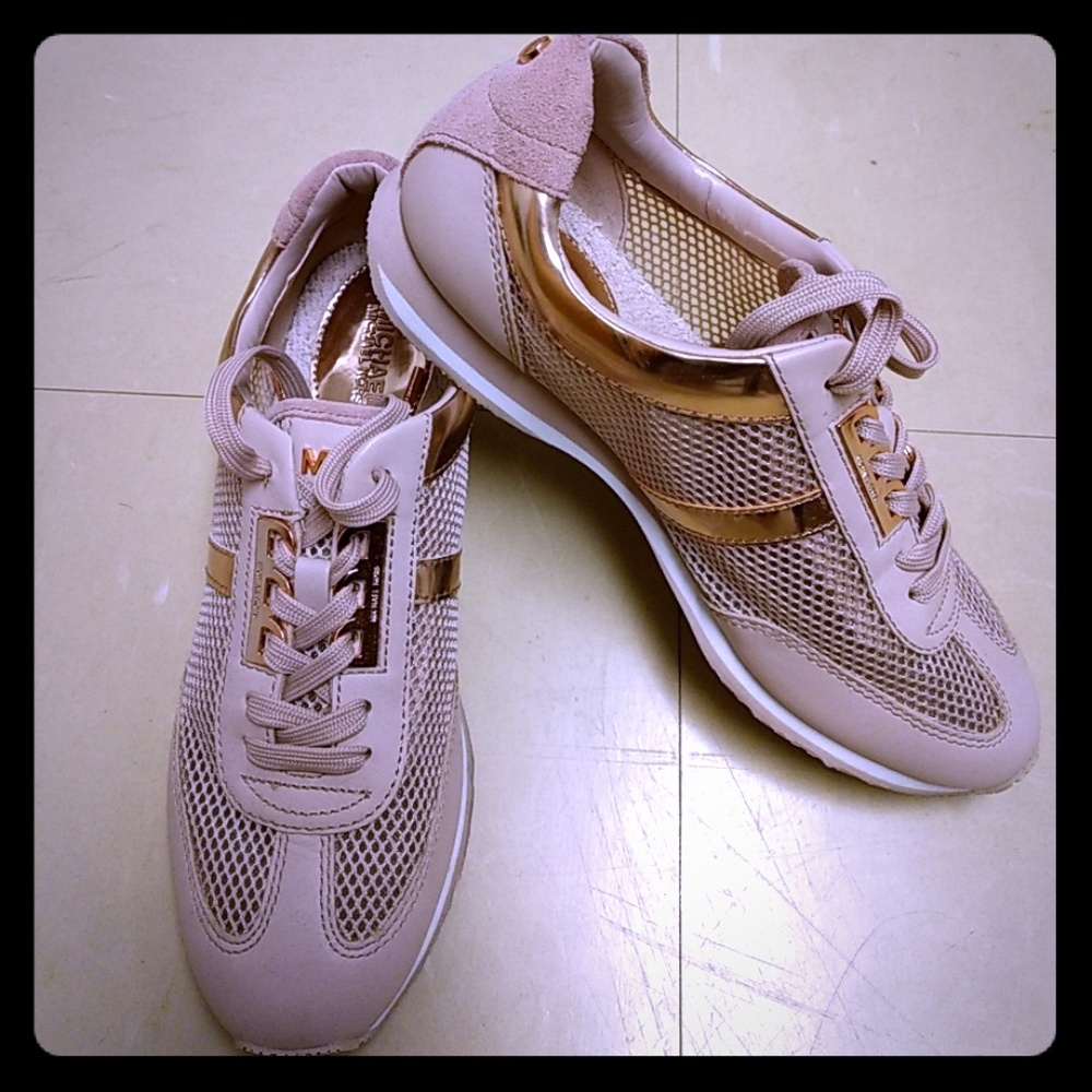 MICHAEL KORS Rose Pink Shoes with Gold Trim